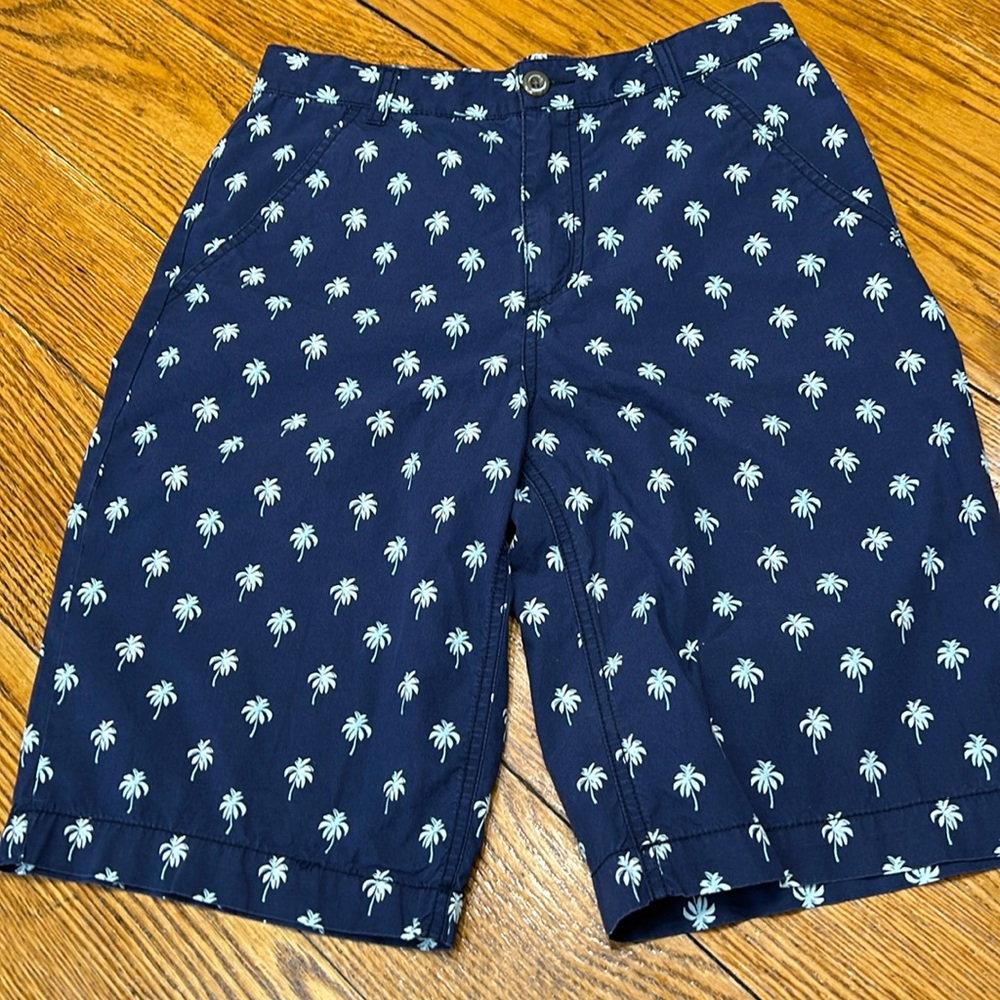 Old Navy boys 100% cotton shorts. Navy blue with white palm trees. Size 16.